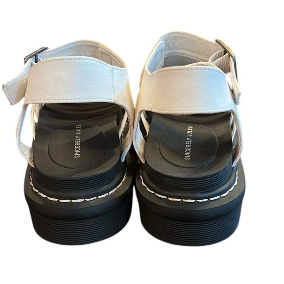 Sincerely Jules Daring Sandal White Strappy Gladiator Black Chunky Lug Sole 8M - Picture 5 of 11